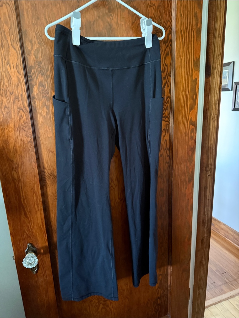 Black Wide-Leg Active Pants with Side Pockets
